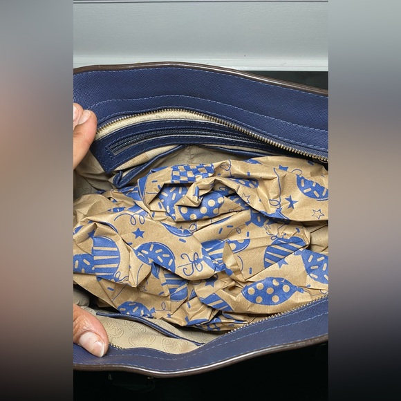 Michael Kors Selma Handbag with Michael Kors Wallet and Duster Bag - Picture 9 of 17